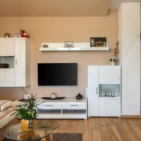 Activity Villa Gita With Pool And Grill In Tinjan 외부 사진
