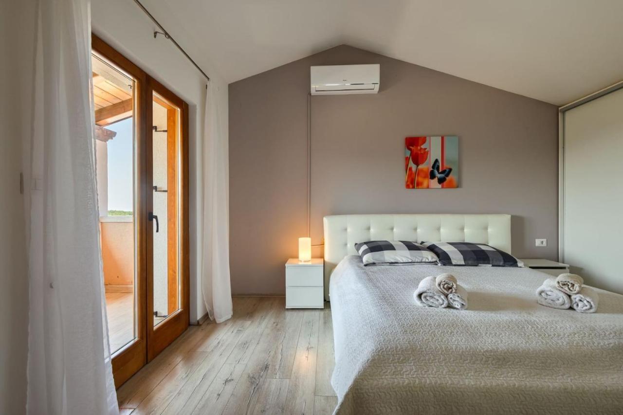 Activity Villa Gita With Pool And Grill In Tinjan 외부 사진