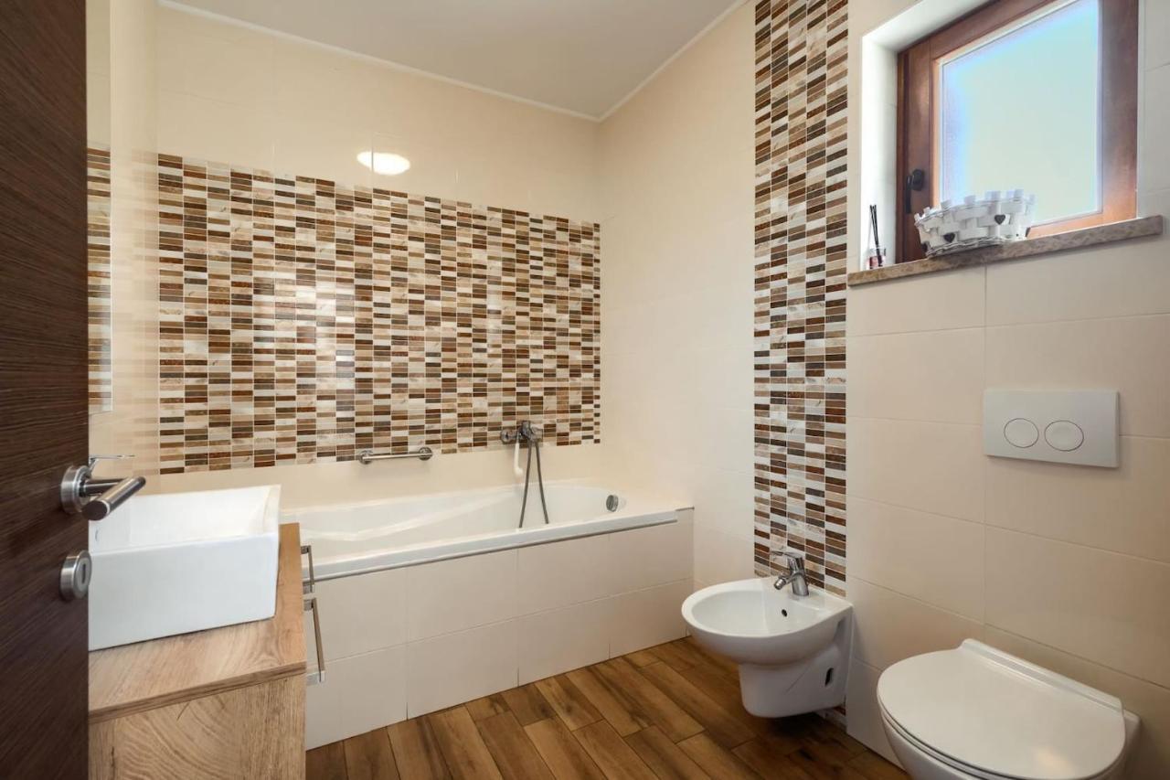 Activity Villa Gita With Pool And Grill In Tinjan 외부 사진
