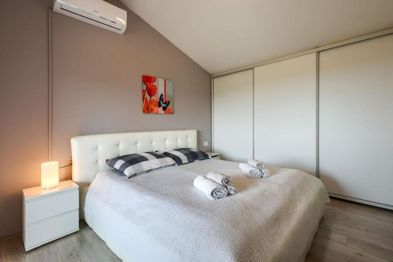 Activity Villa Gita With Pool And Grill In Tinjan 외부 사진