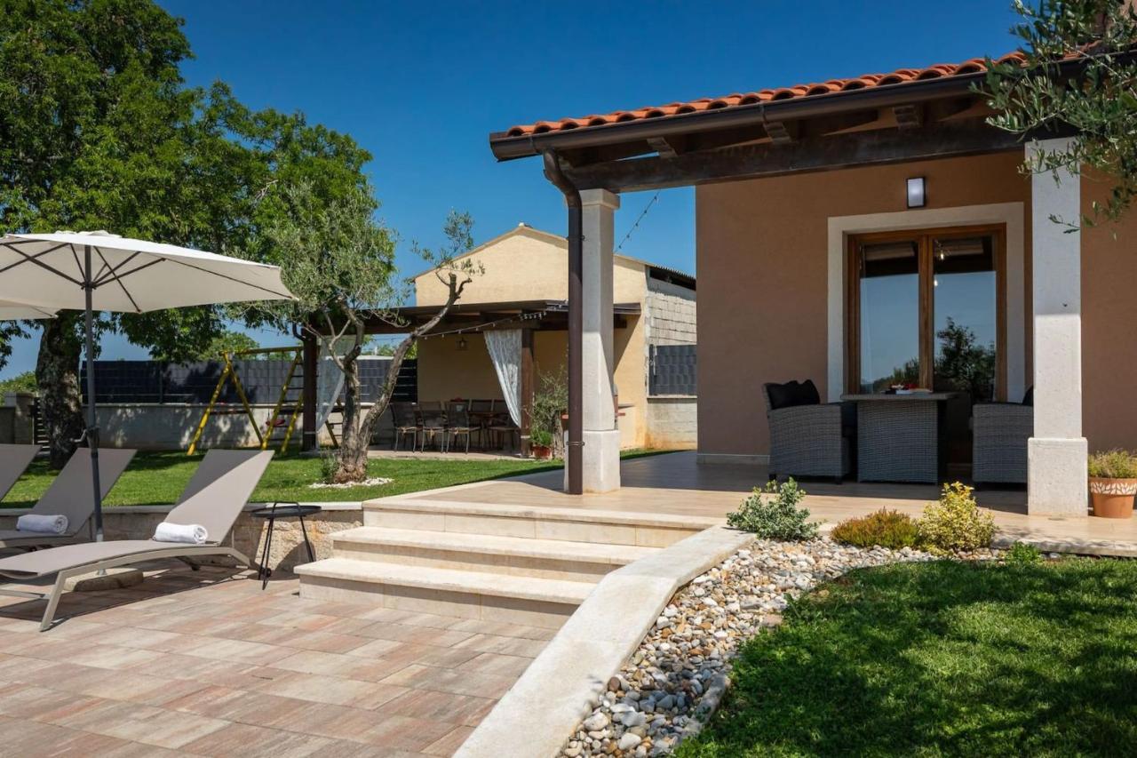 Activity Villa Gita With Pool And Grill In Tinjan 외부 사진